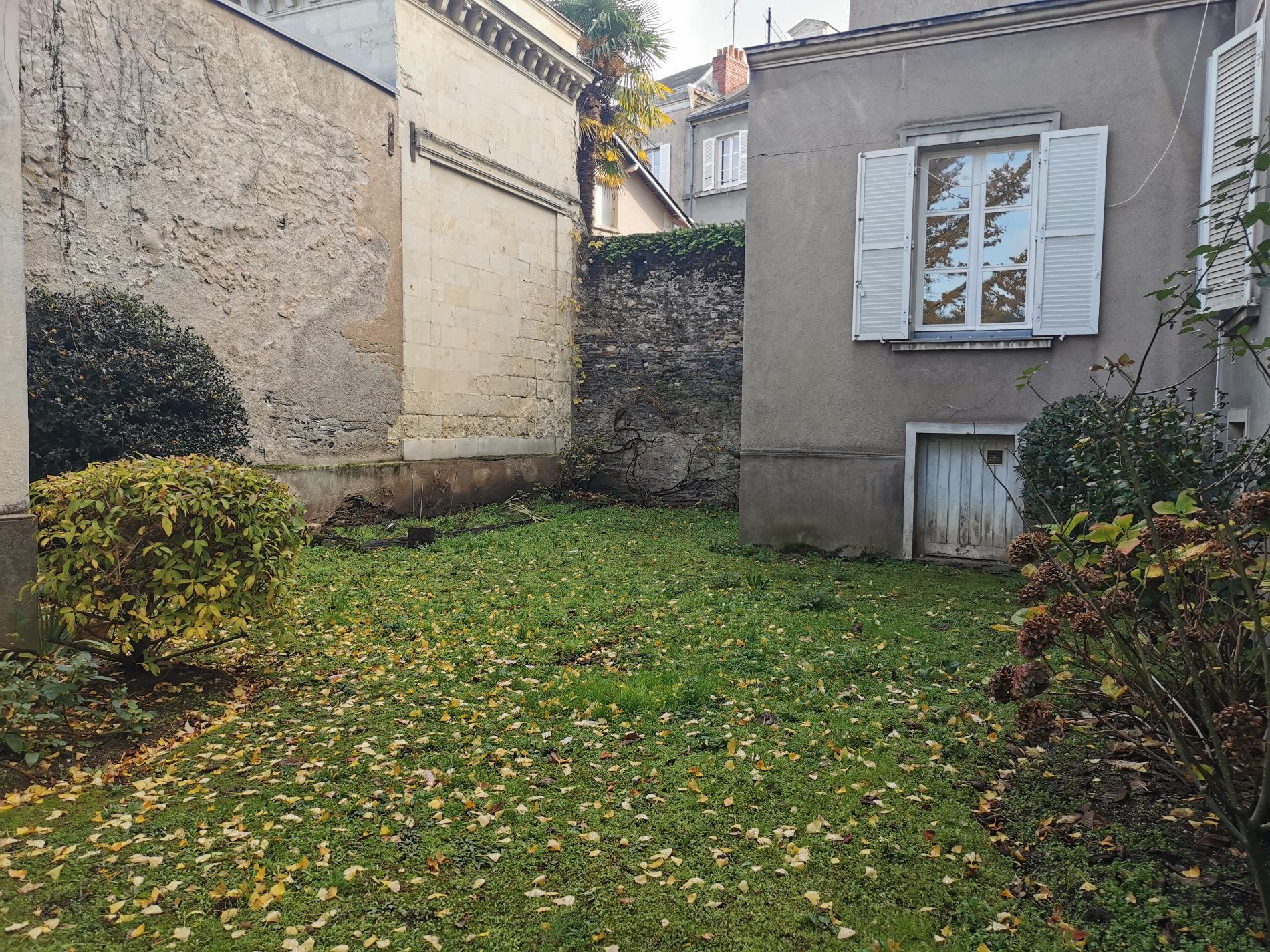 Appartement T3 ou bureau centre-ville ANGERS