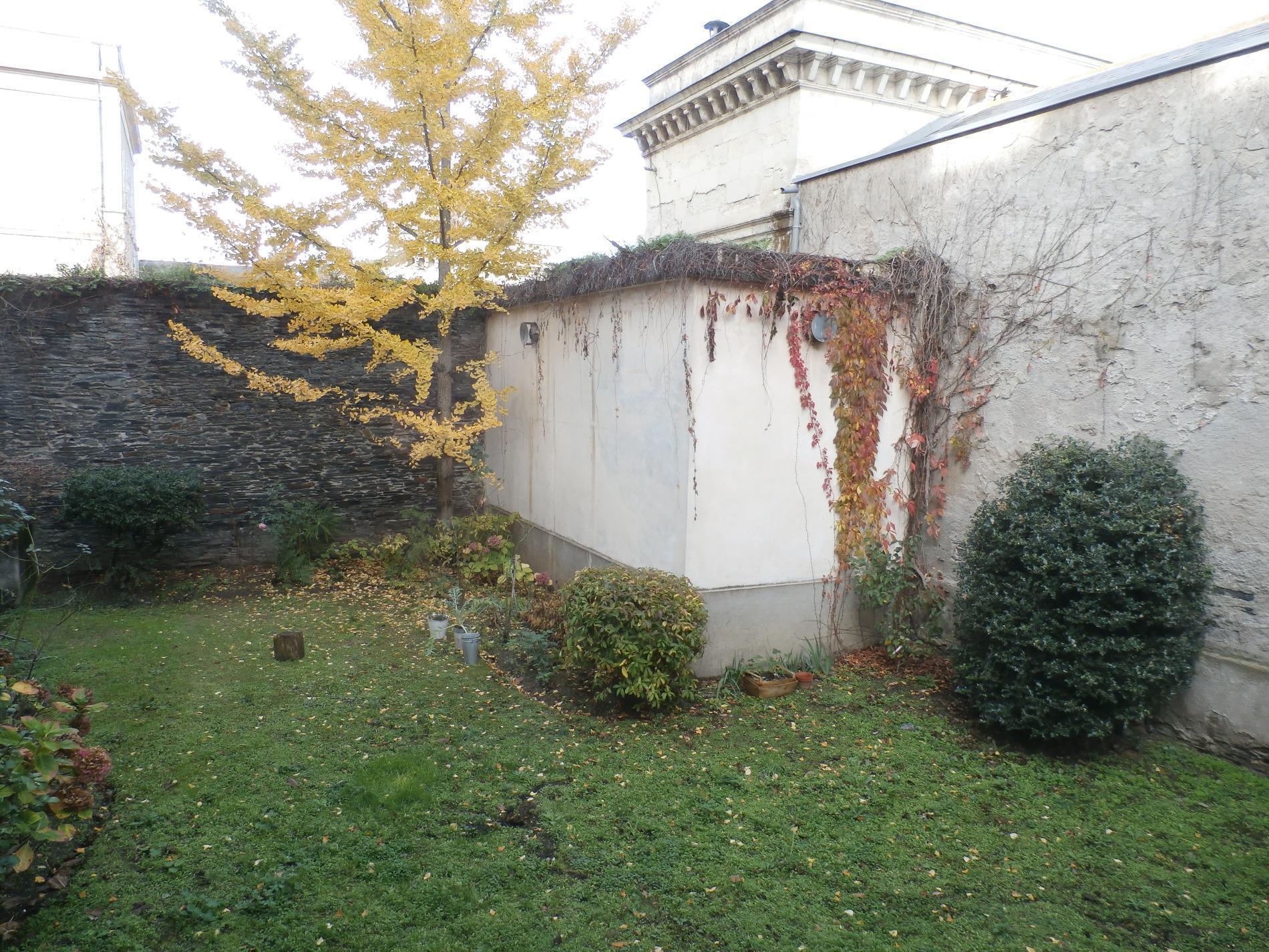 Appartement T3 ou bureau centre-ville ANGERS