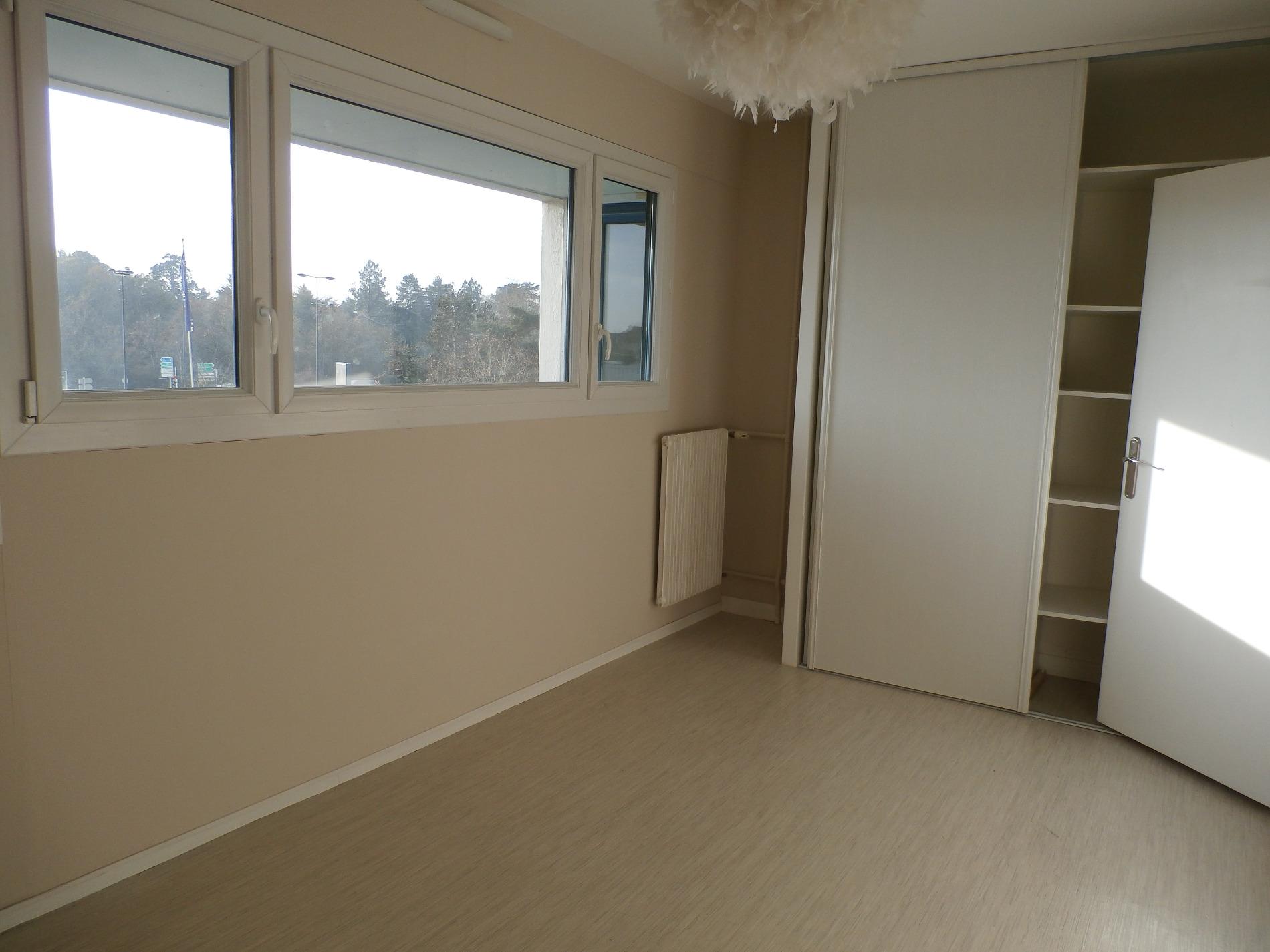 appartement type 4 proche centre