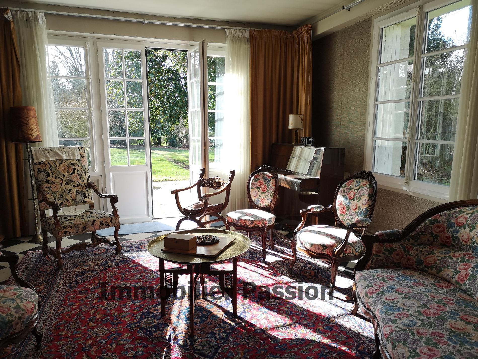 maison 400 m² hab. SAUMUR proche gare