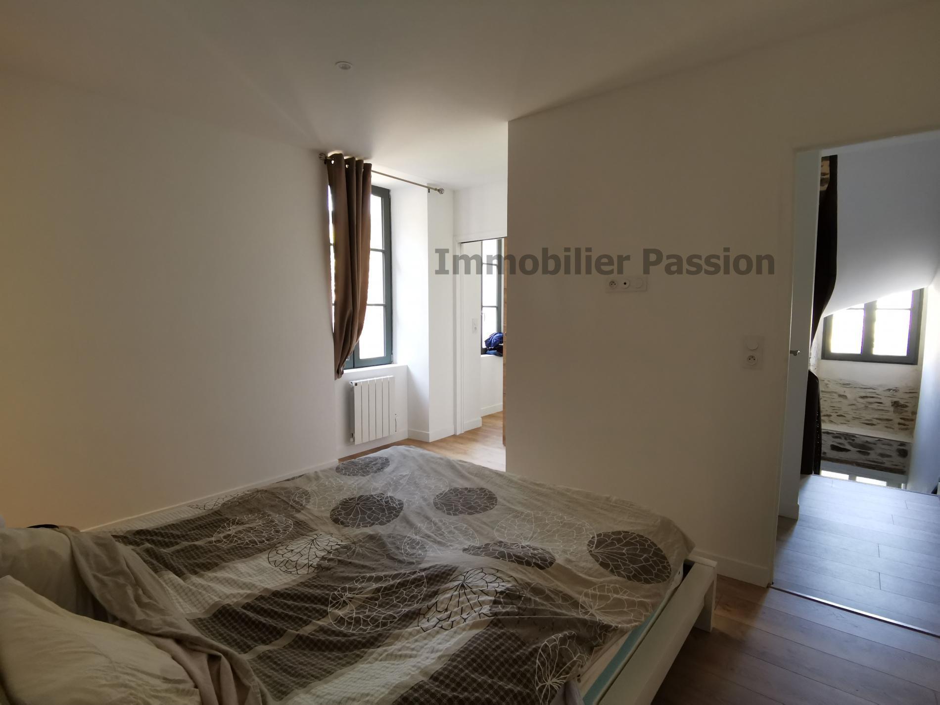 maison ancienne 143 M² hab SEGRE CENTRE