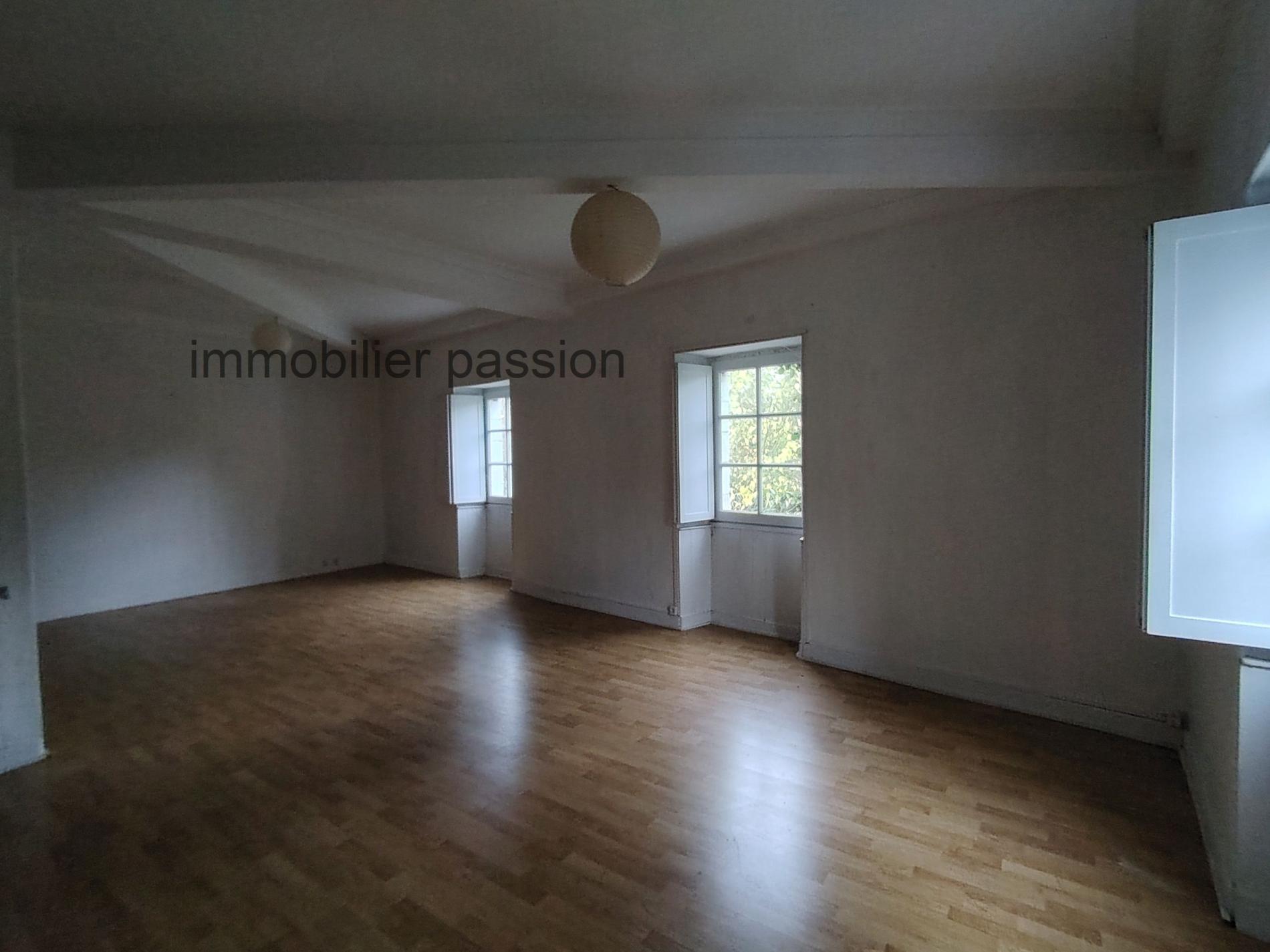propriété de 511 m² hab- 20 min OUEST ANGERS