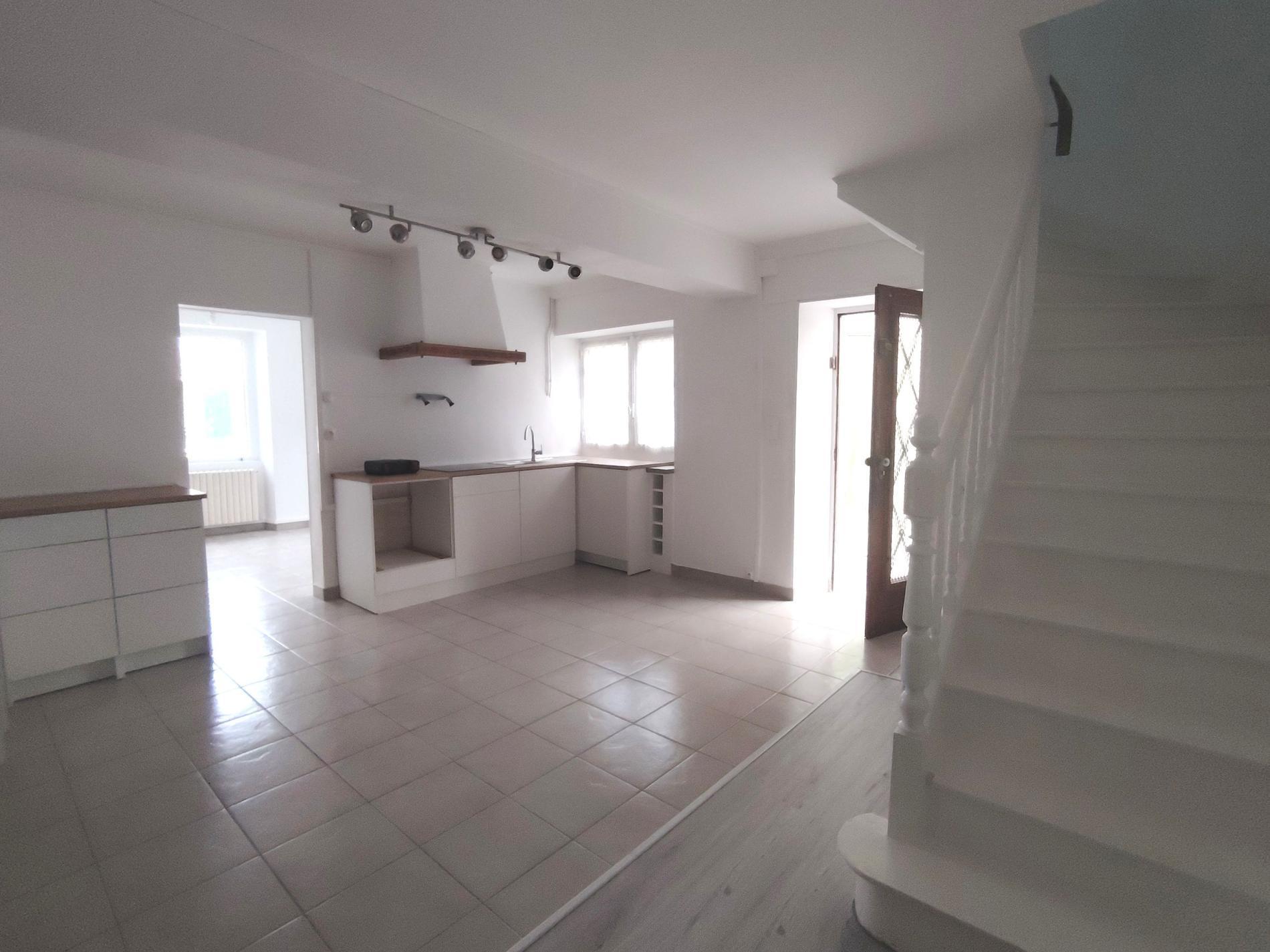 maison TYPE 5 - 87 m² hab, AVRILLE