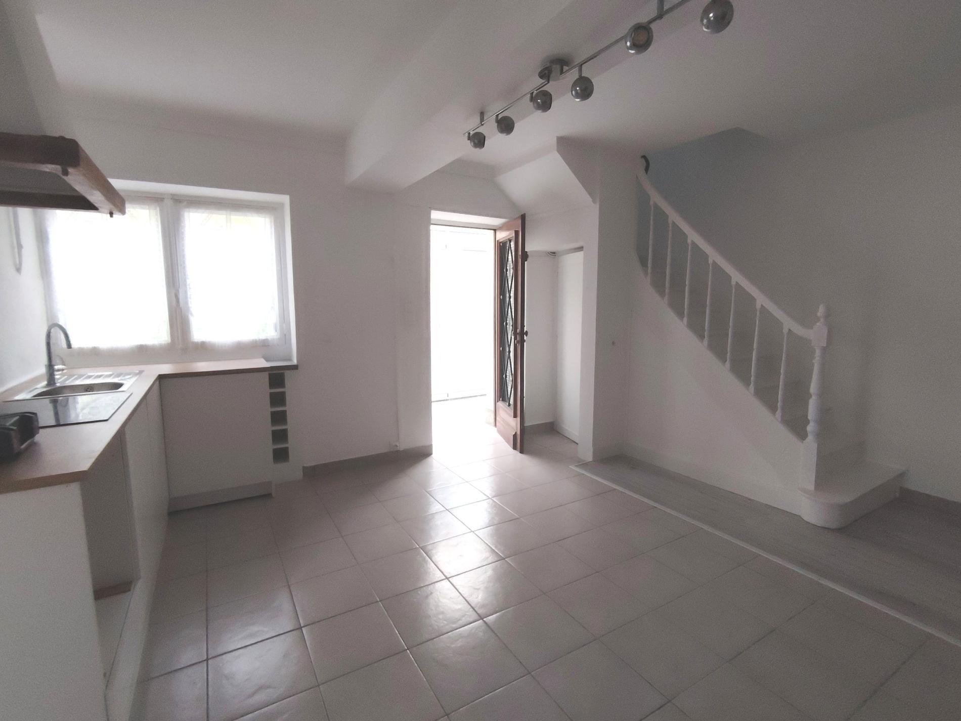 maison TYPE 5 - 87 m² hab, AVRILLE