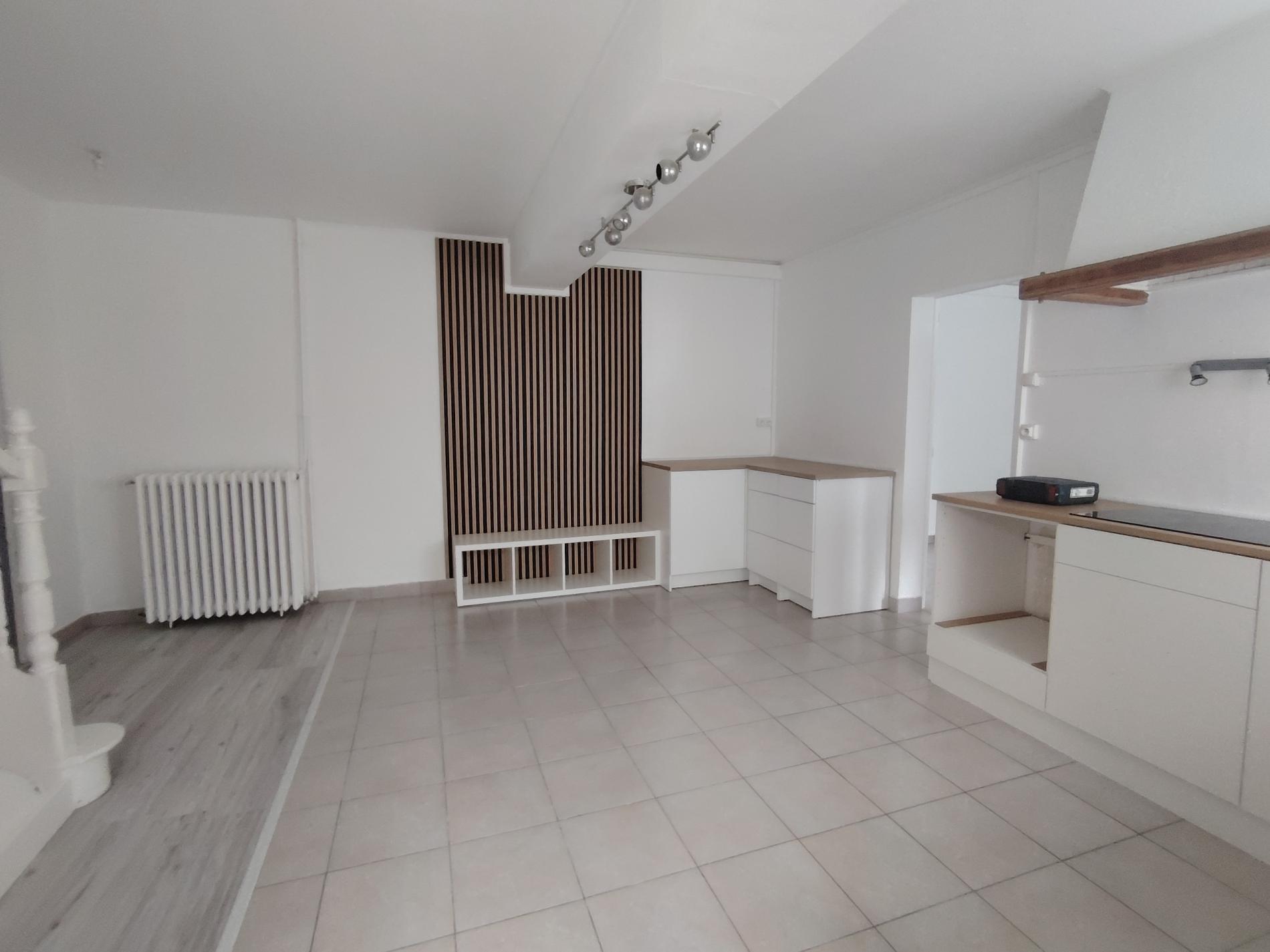 maison TYPE 5 - 87 m² hab, AVRILLE
