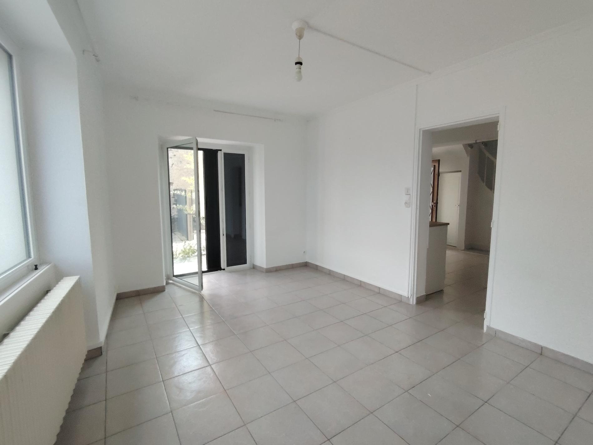 maison TYPE 5 - 87 m² hab, AVRILLE